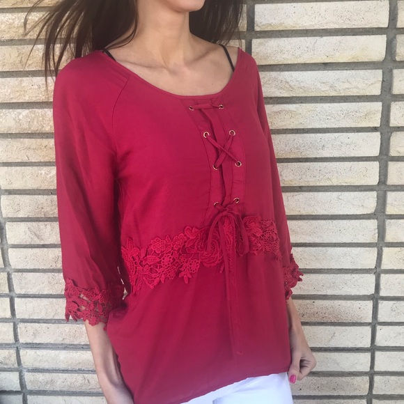 NEW ♡ Gorgeous Lace Top - Picture 2 of 7